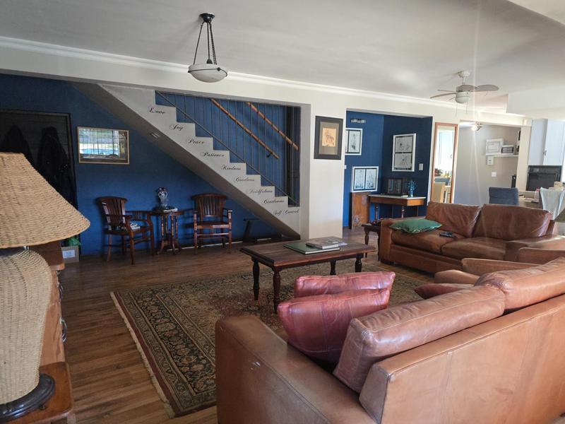 To Let 5 Bedroom Property for Rent in Lochnerhof Western Cape
